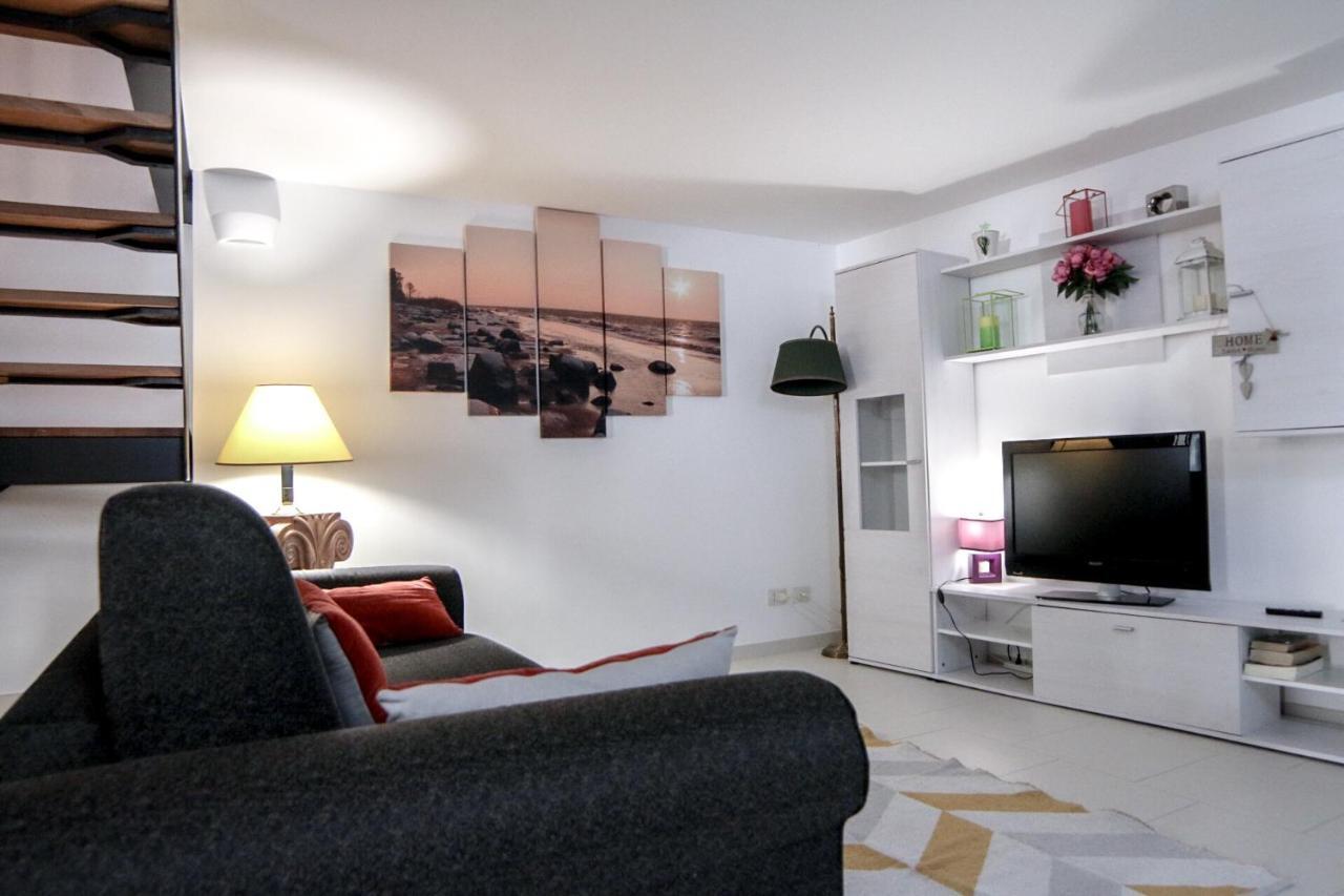 Mega House Apartment Catania Exterior photo